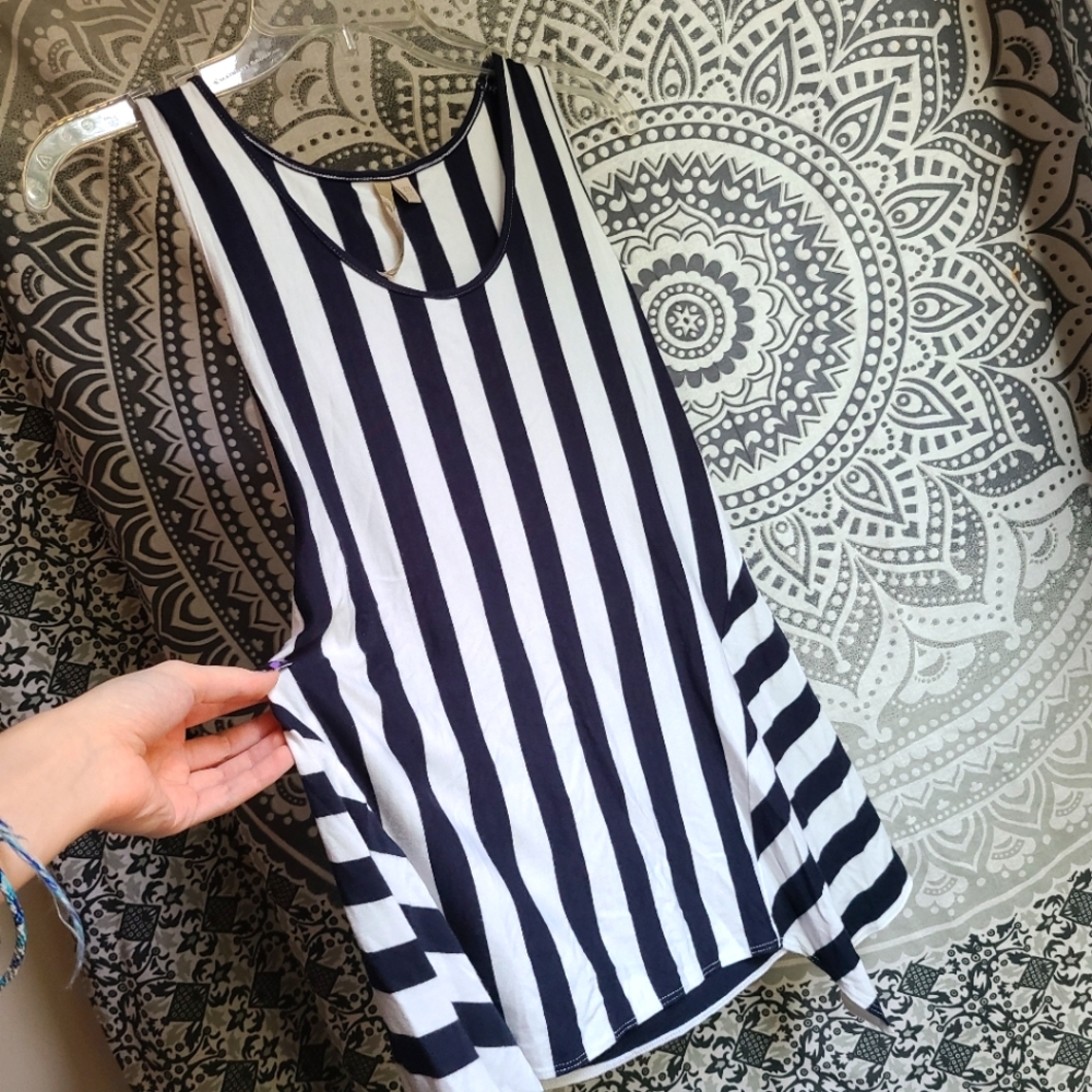 COMFY USA Hanky Hem Navy Stripe Tank, Slimming Fit